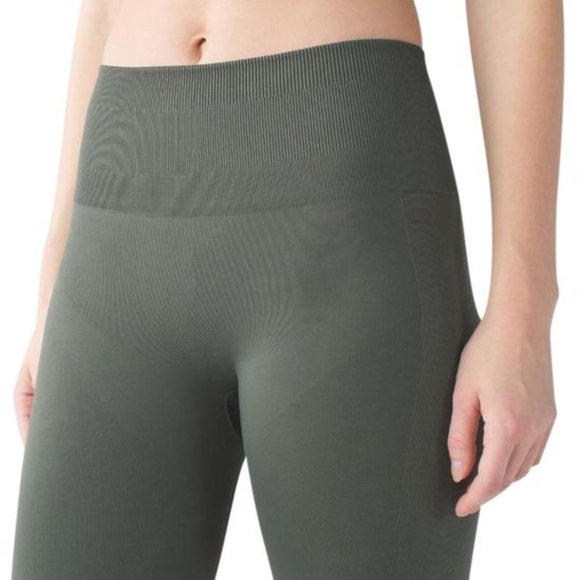 Lululemon Green Cropped Ribbed Leggings 